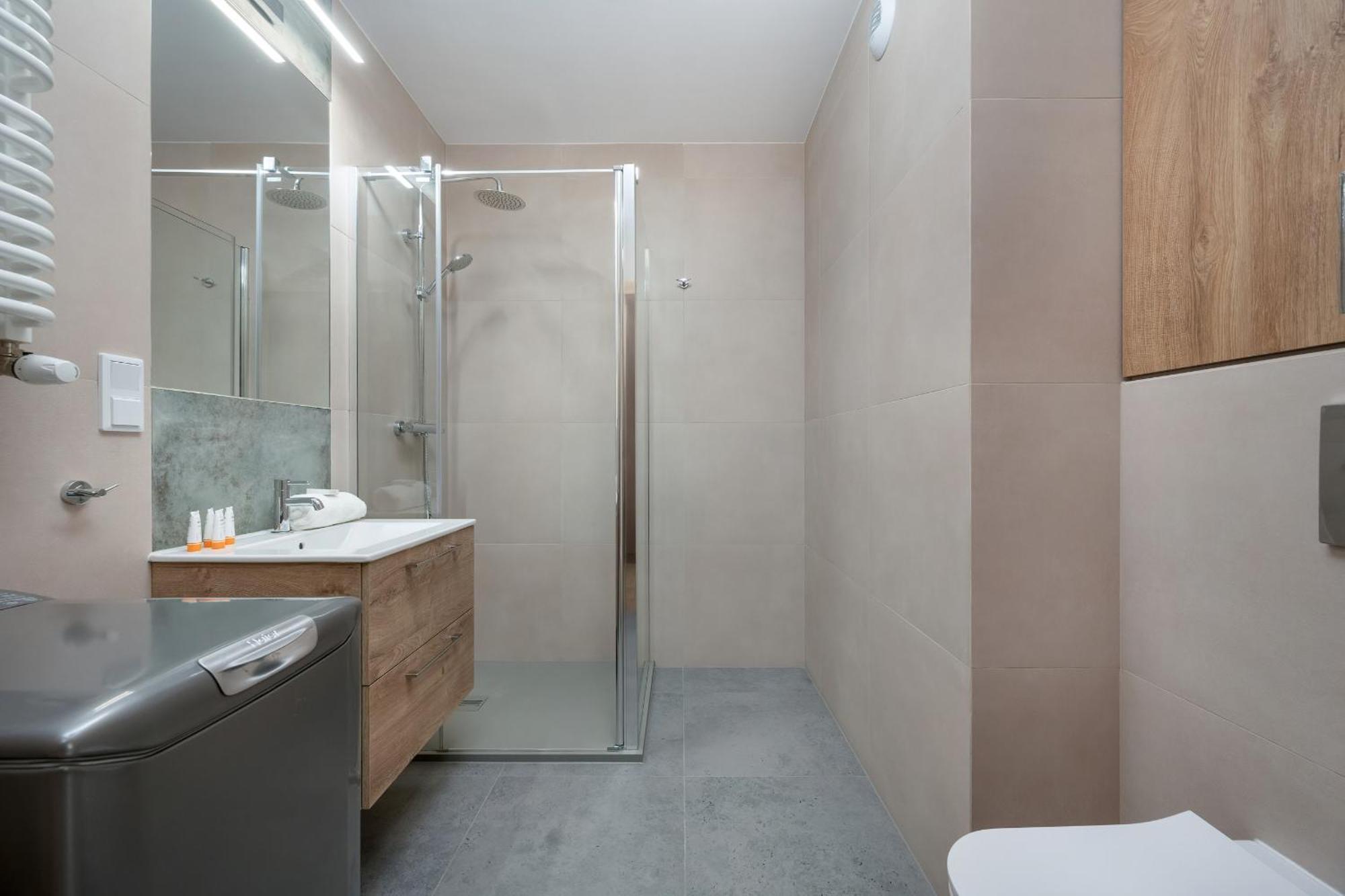 Wroclaw 1-Bedroom Apartment With Parking & Balcony By Noclegi Renters Exterior foto